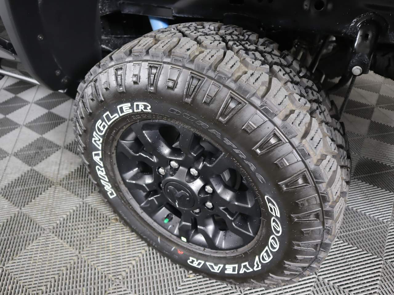 View vehicle photo 6