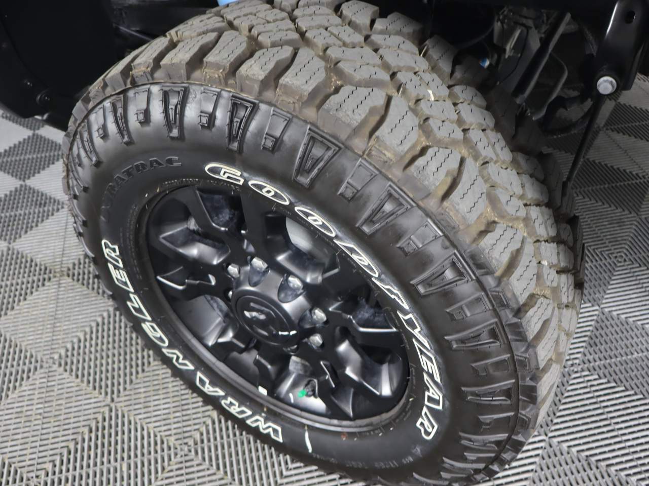 View vehicle photo 6