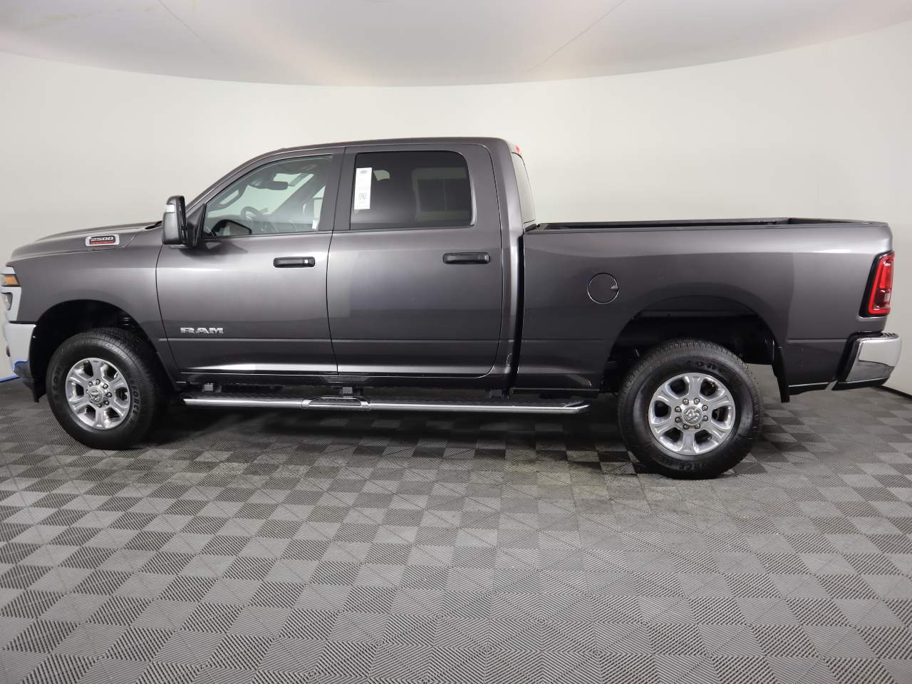 View vehicle photo 3