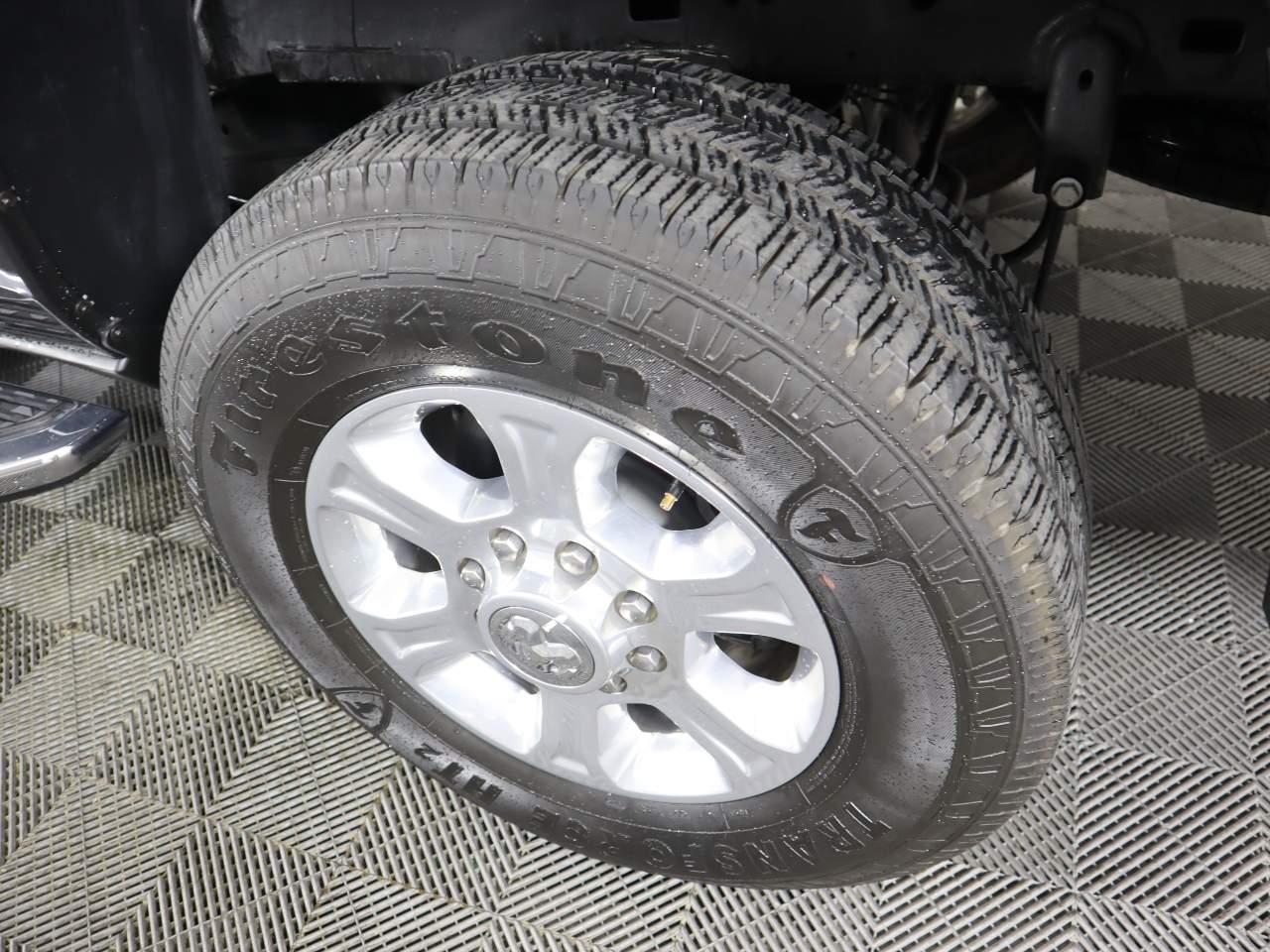 View vehicle photo 6