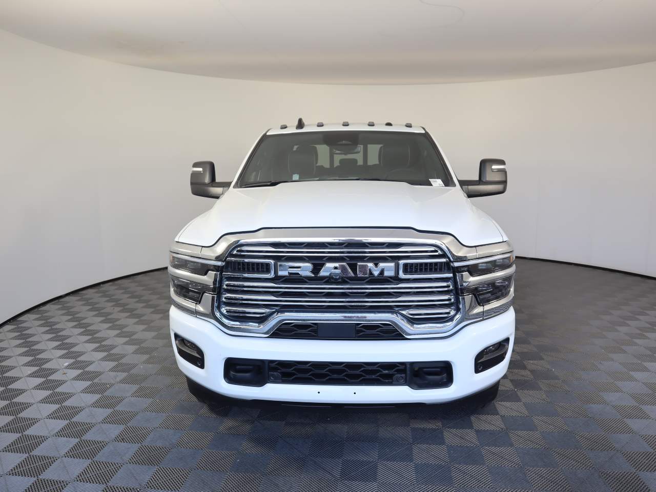 2025 Ram 3500 Crew Cab Chassis