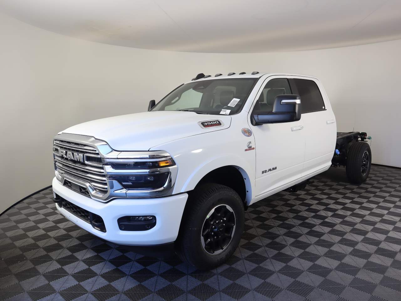2025 Ram 3500 Crew Cab Chassis