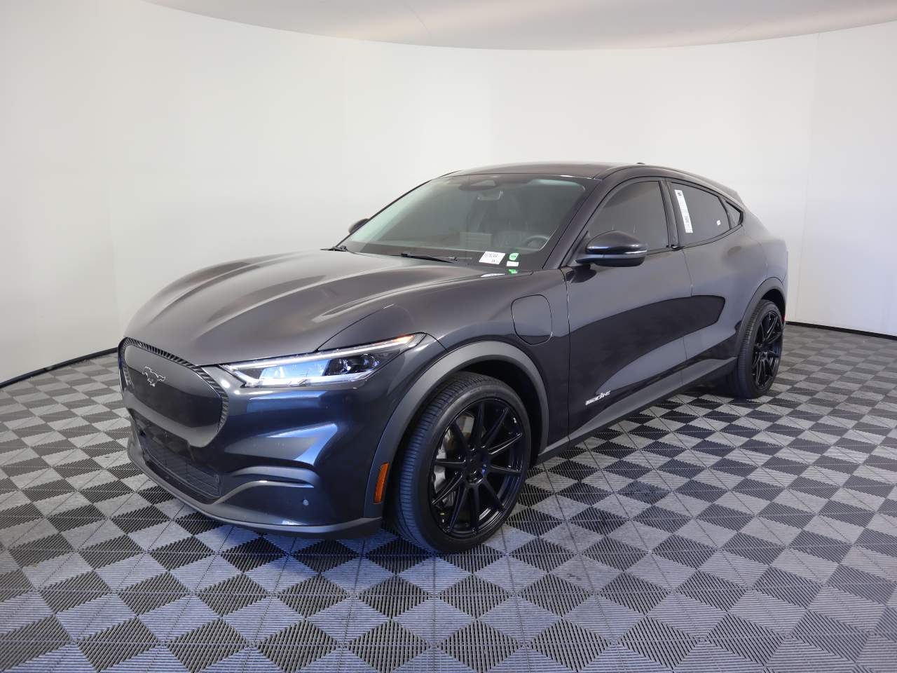 2022 Ford Mustang Mach-E Select