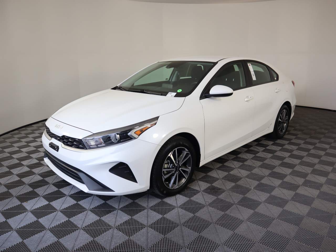 2024 Kia Forte LXS's photo