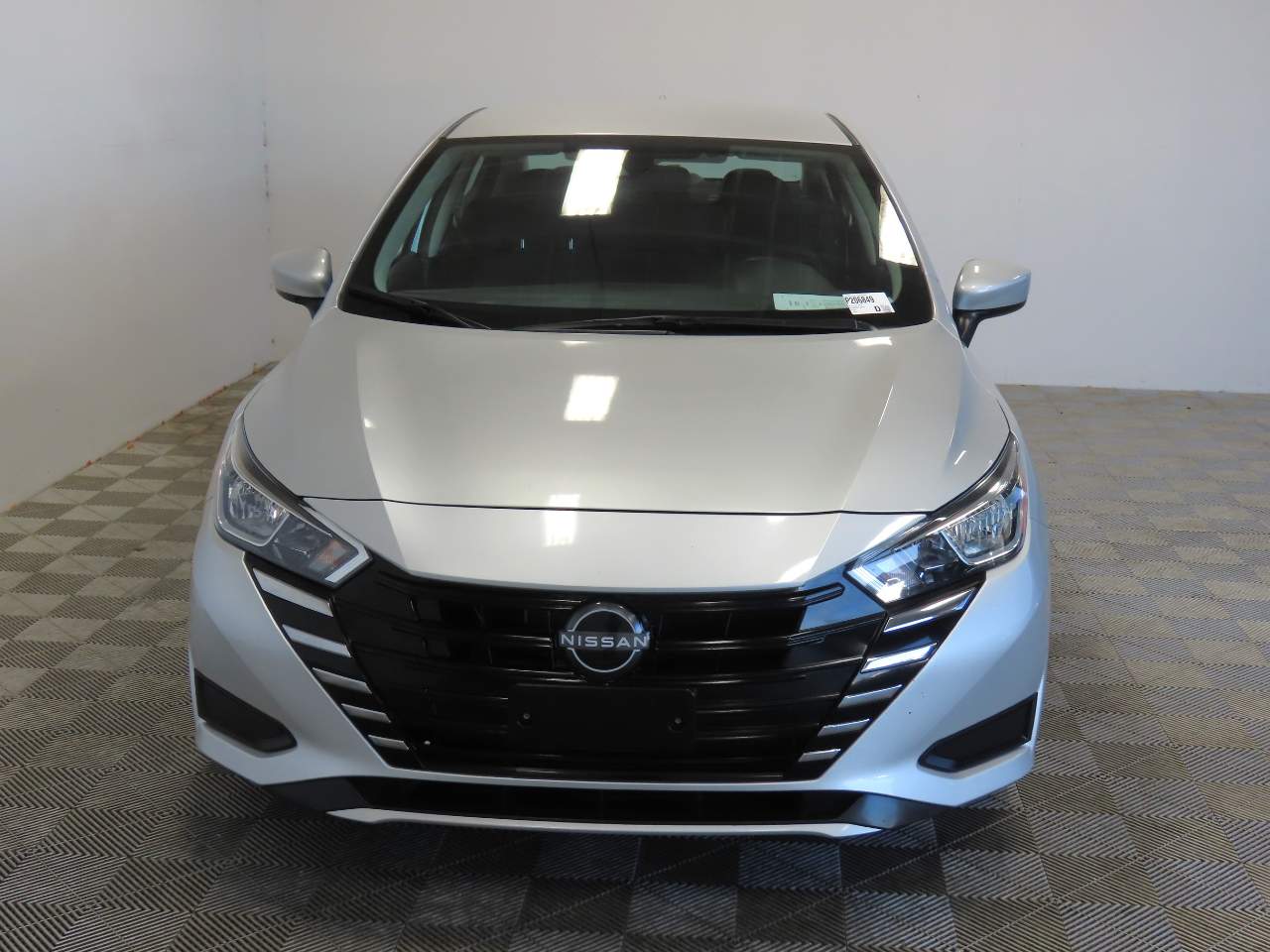 2023 Nissan Versa SV