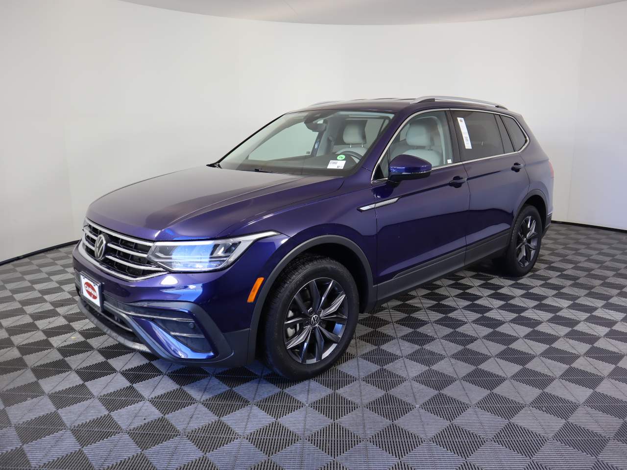 2022 Volkswagen Tiguan SE's photo