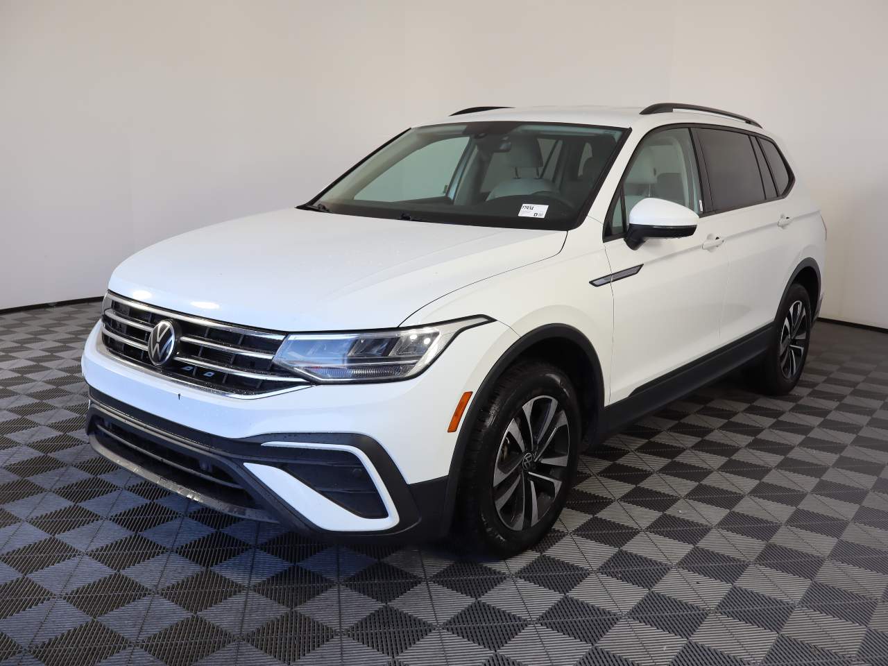 2023 Volkswagen Tiguan 2.0T S's photo