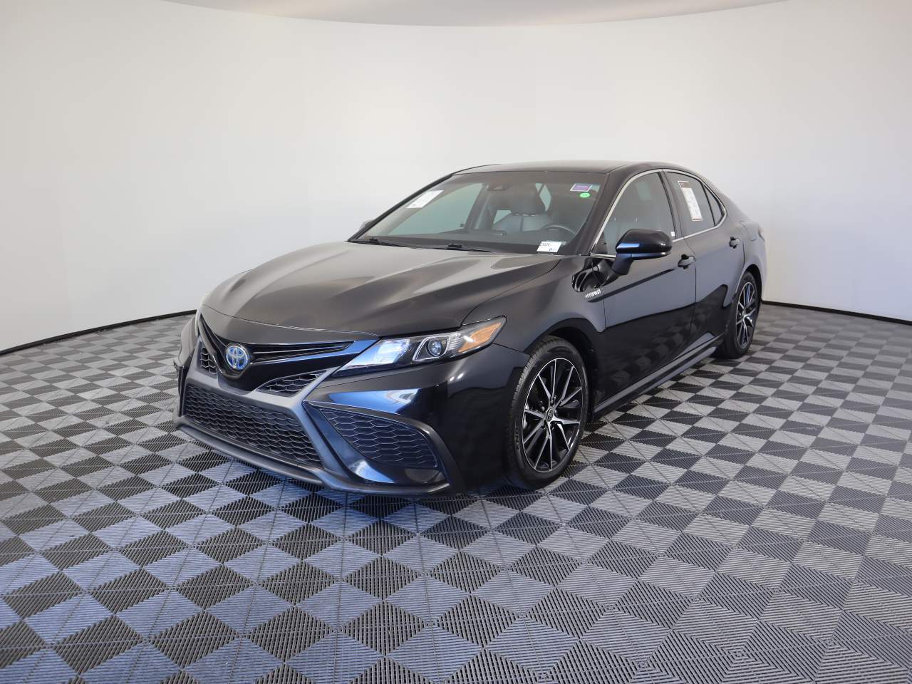 2021 Toyota Camry Hybrid SE