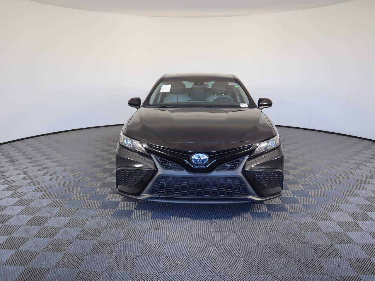 2021 Toyota Camry Hybrid SE