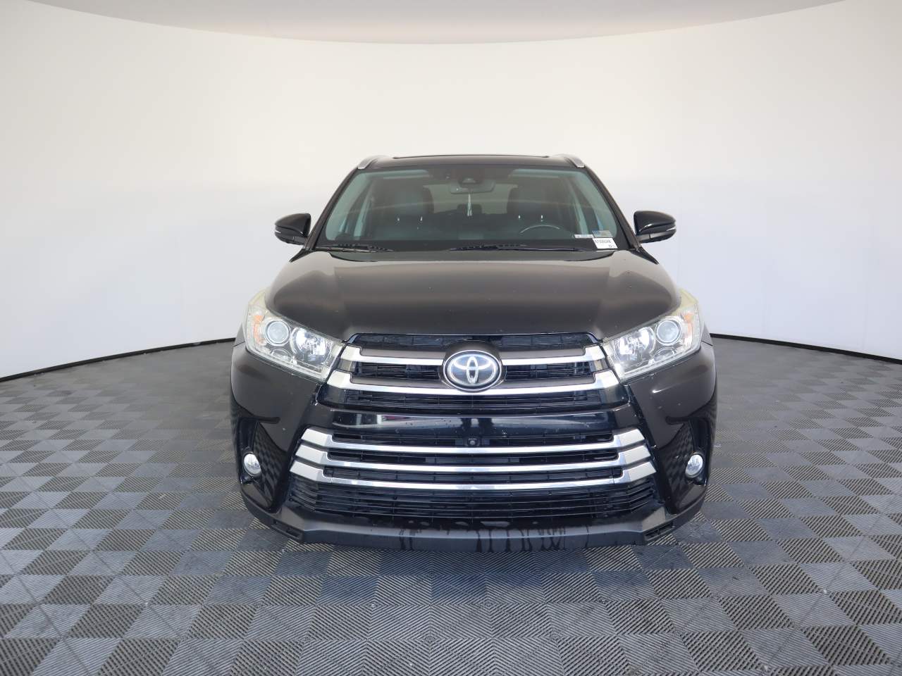 Used 2018 Toyota Highlander Limited with VIN 5TDDZRFHXJS829438 for sale in Las Vegas, NV