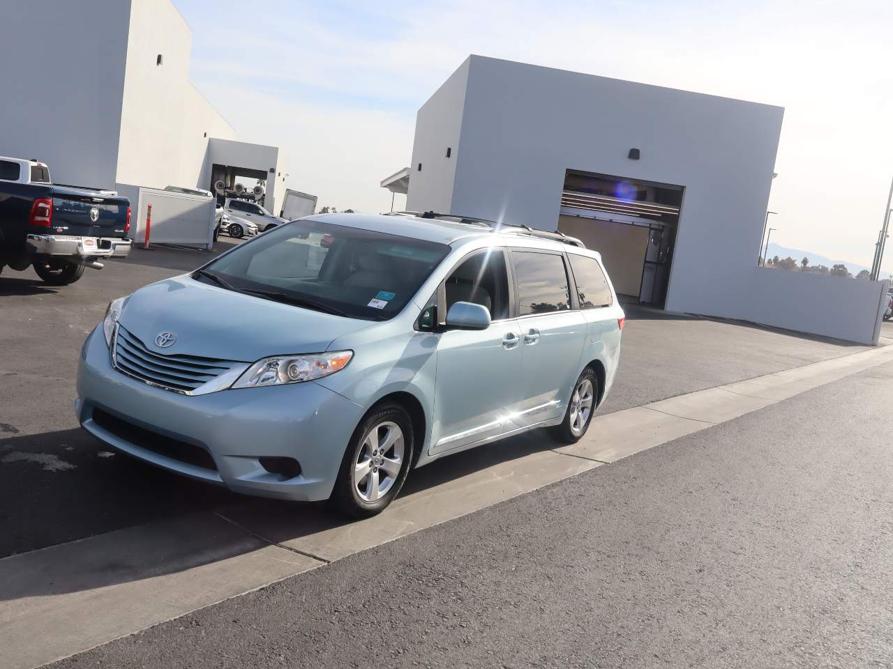 2017 Toyota Sienna LE 8-Passenger