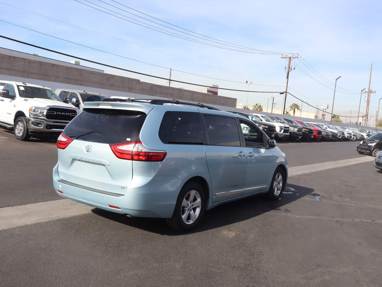 2017 Toyota Sienna LE 8-Passenger