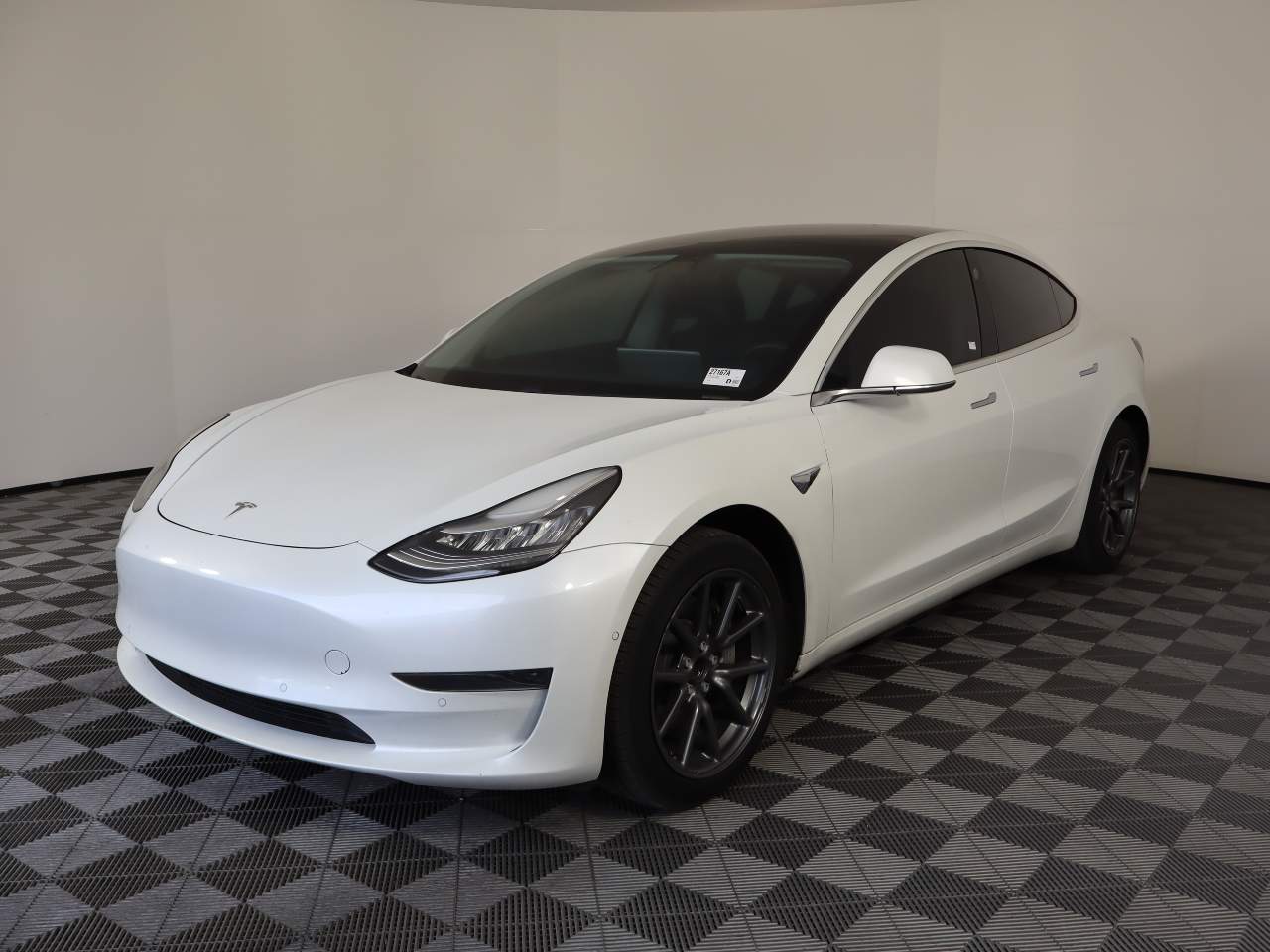 2020 Tesla Model 3 Base's photo