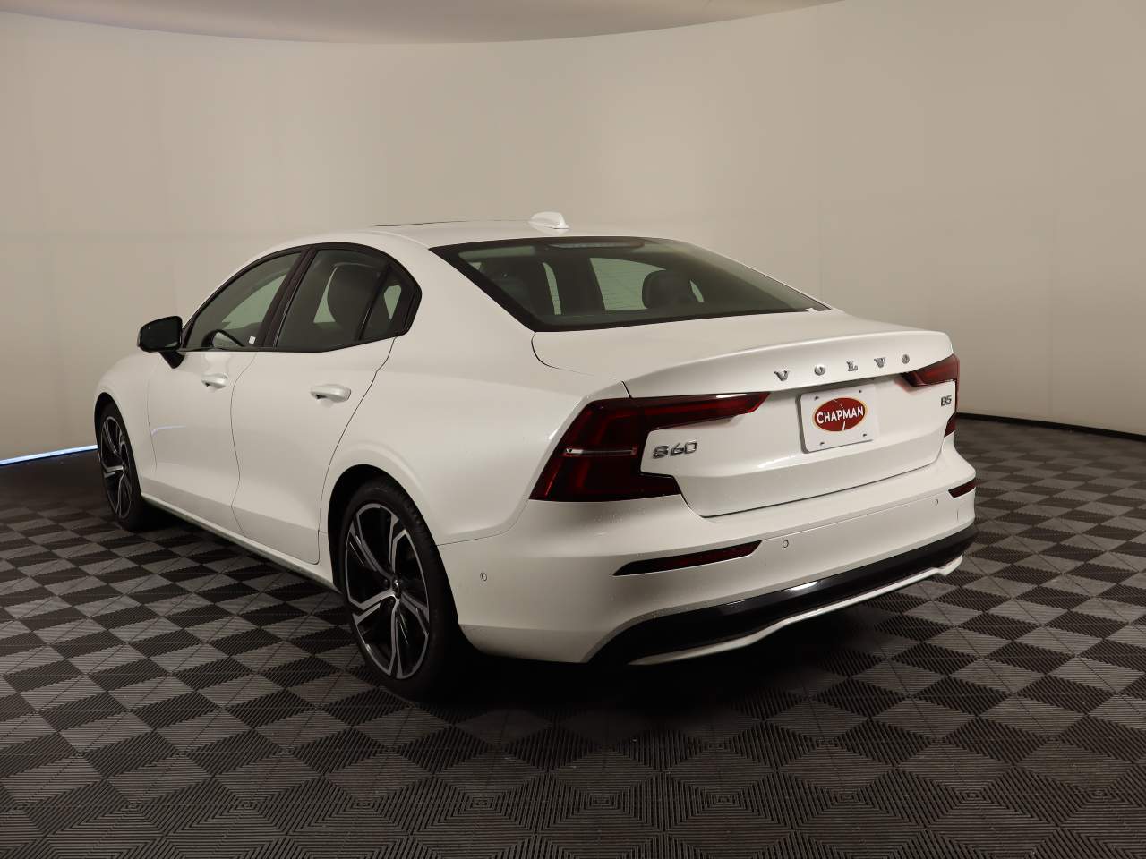 2024 Volvo S60 B5 Plus Dark Theme