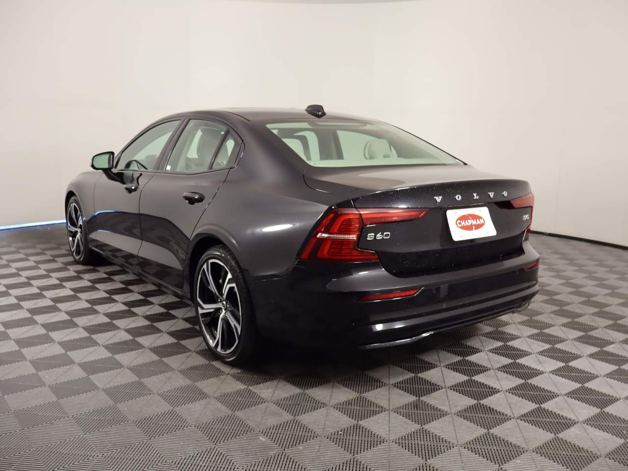 2024 Volvo S60 B5 Plus Dark Theme