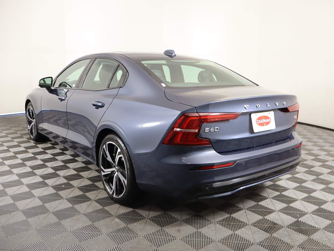 2024 Volvo S60 B5 Plus Dark Theme