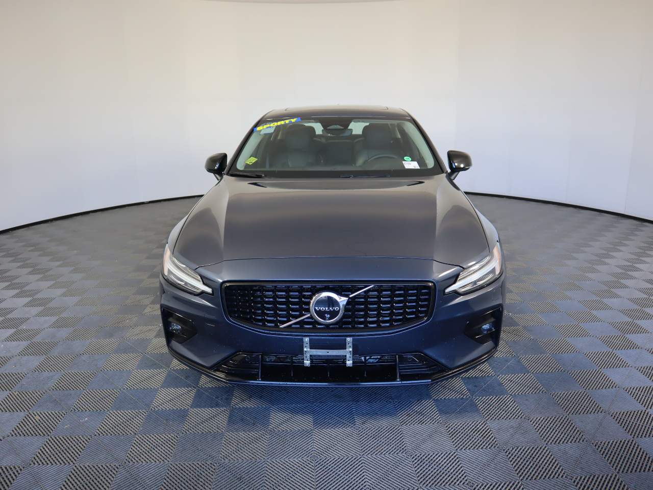 2024 Volvo S60 B5 Plus Dark Theme