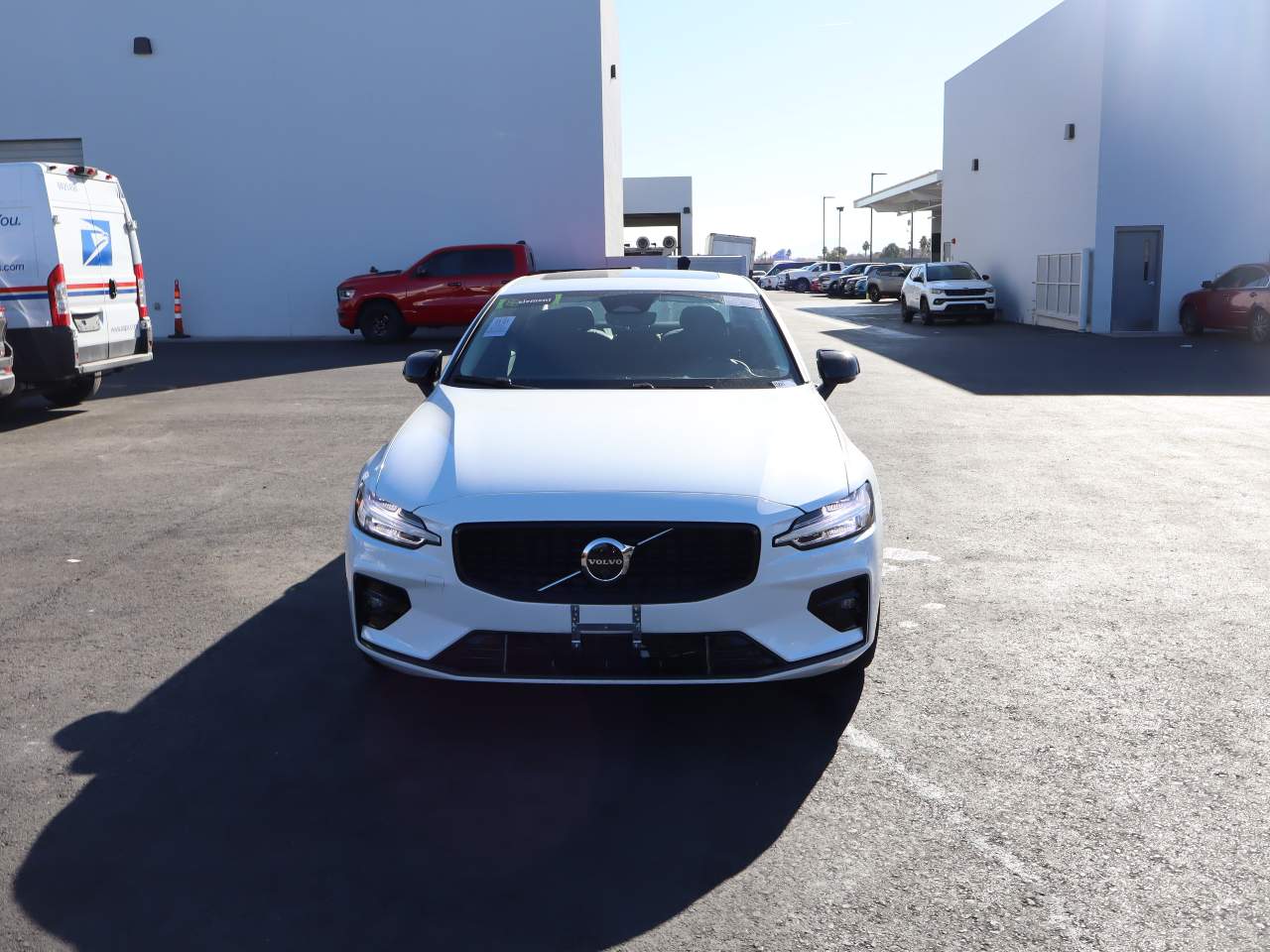 2024 Volvo S60 B5 Plus Dark Theme