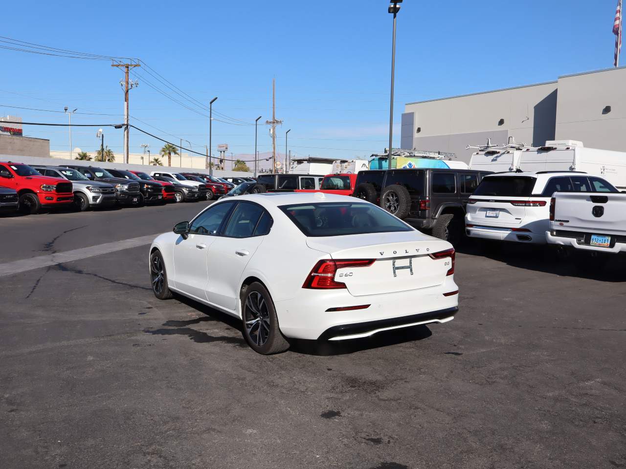 2024 Volvo S60 B5 Plus Dark Theme