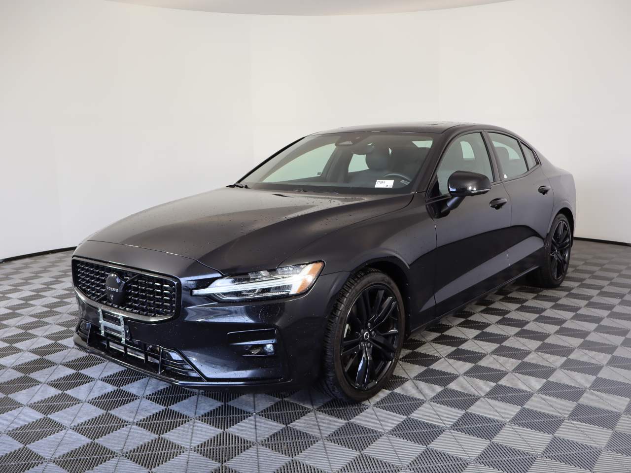 2024 Volvo S60 B5 Plus Black Edition
