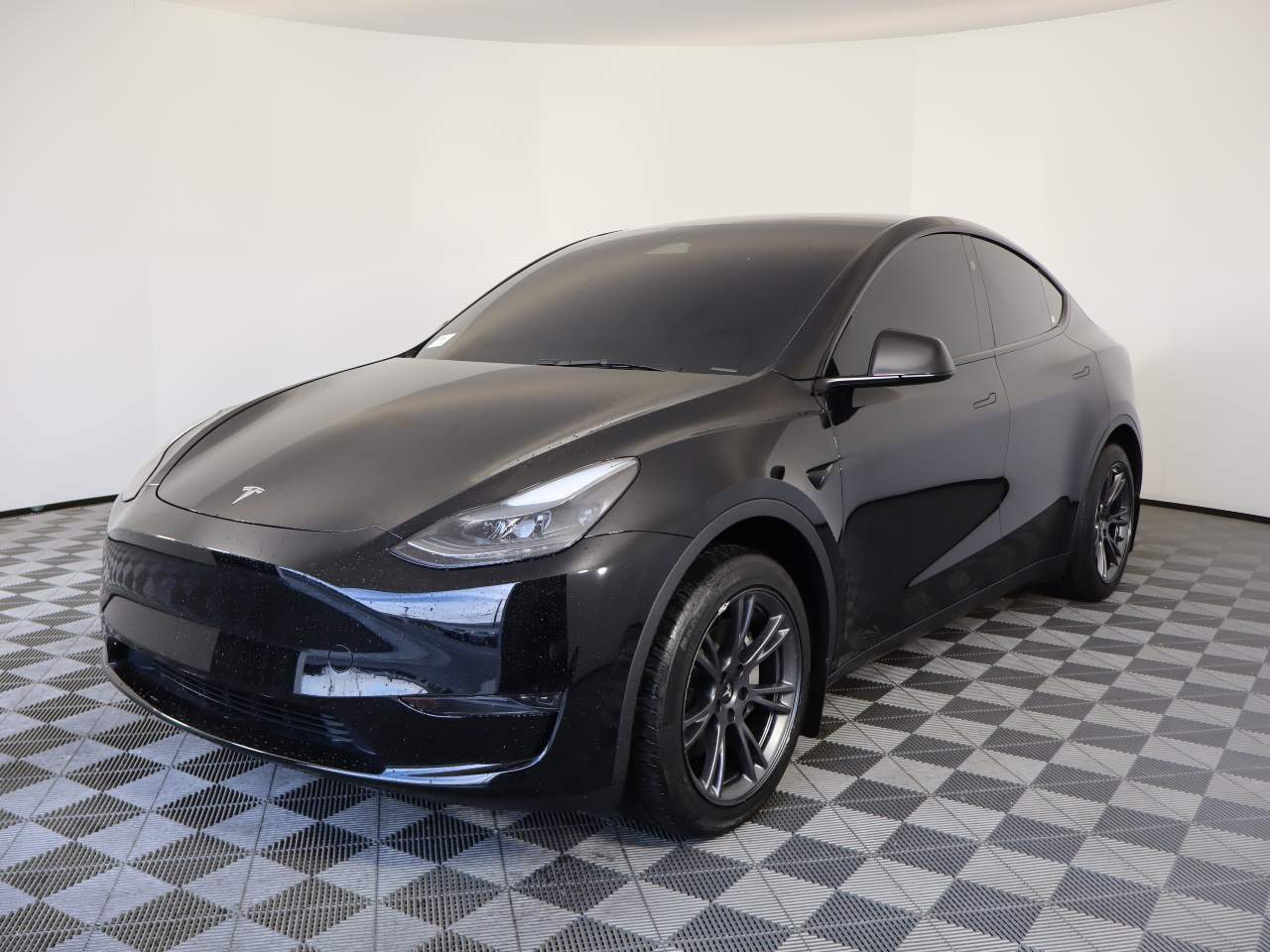 2025 Tesla Model Y Long Range