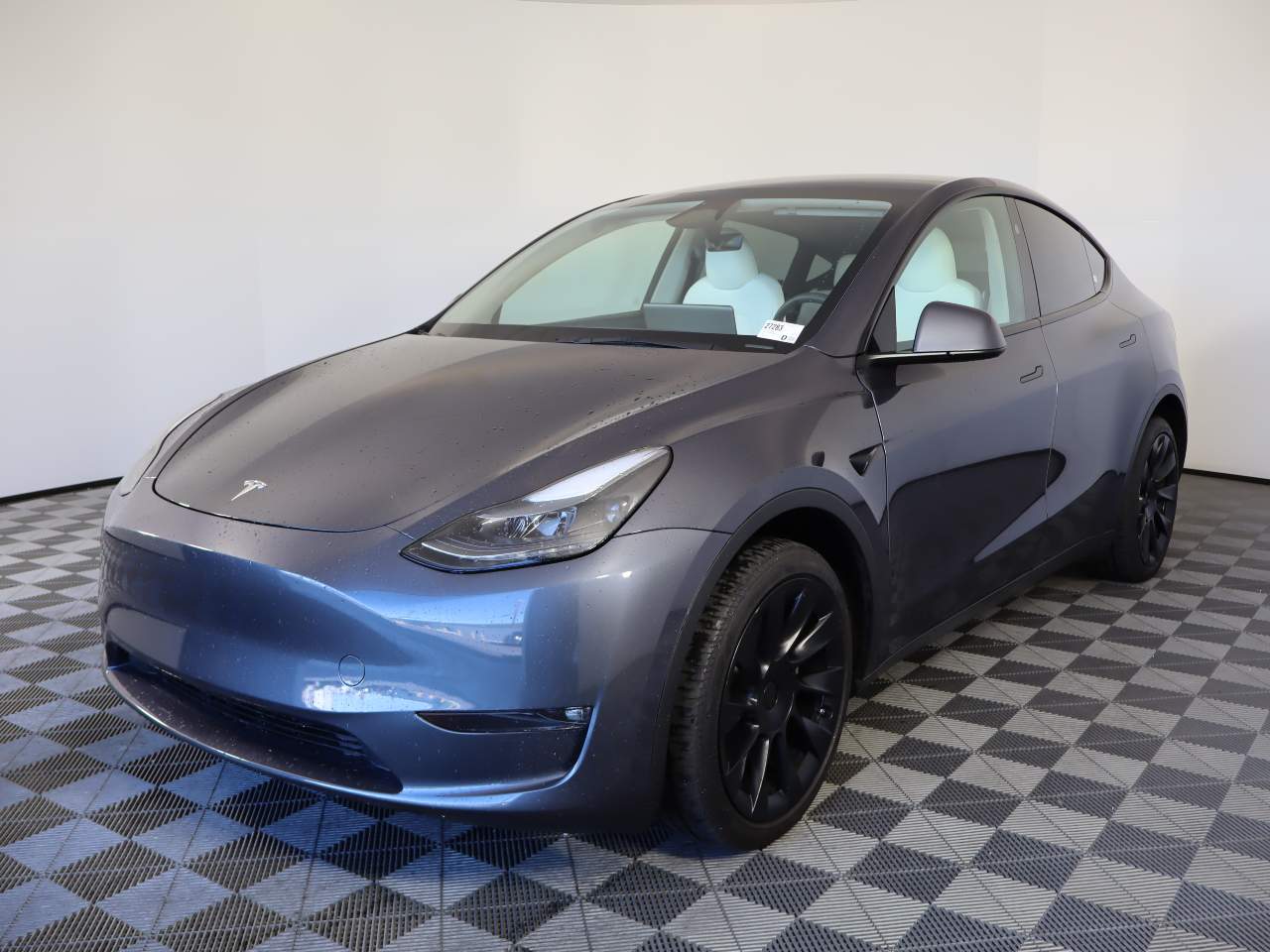 2023 Tesla Model Y Long Range's photo