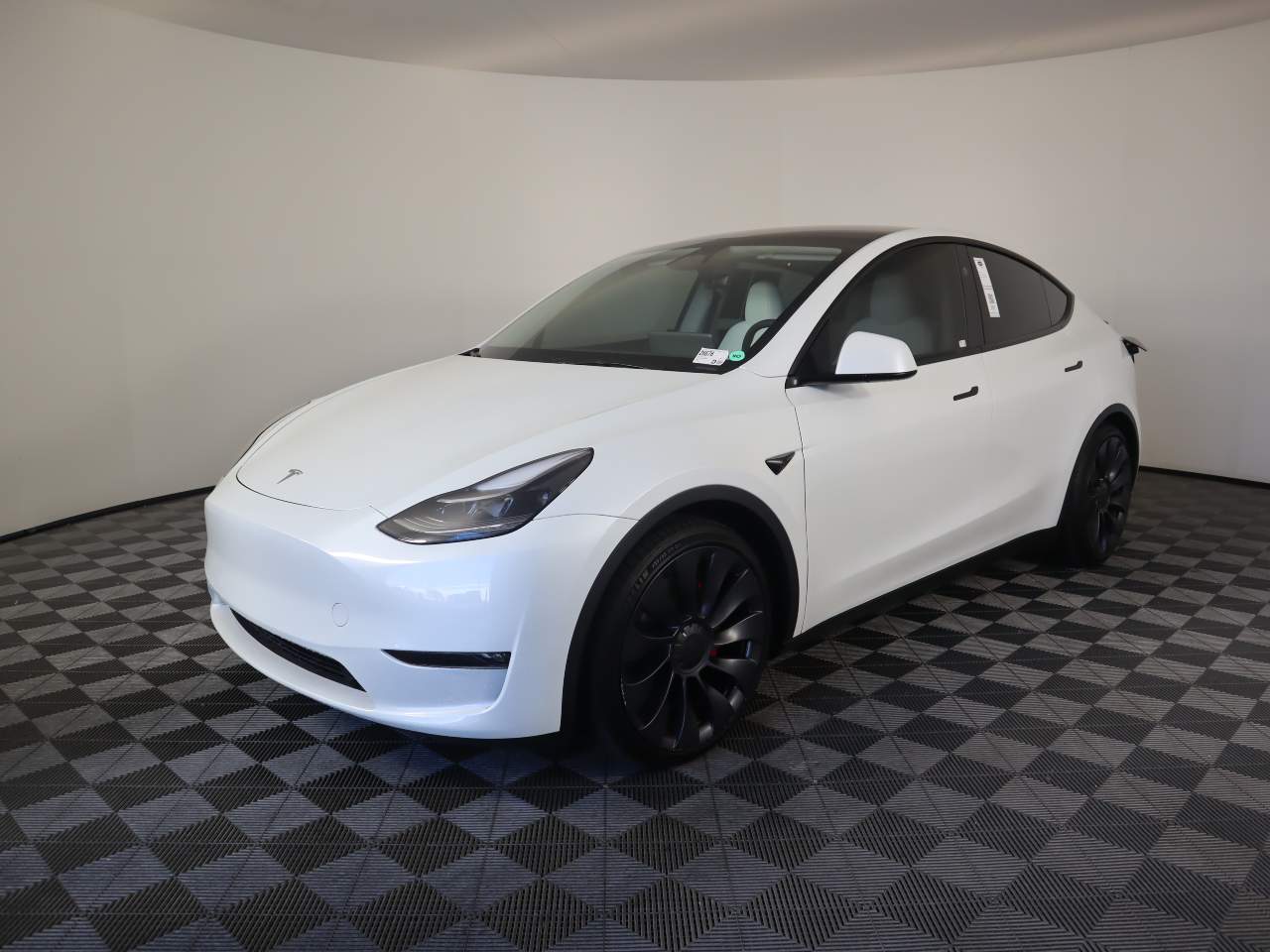 2024 Tesla Model Y Performance