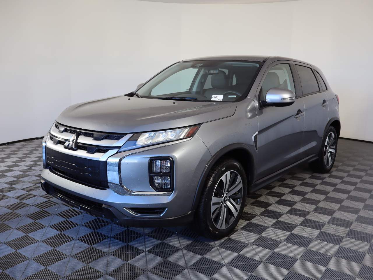 2024 Mitsubishi Outlander Sport SE's photo