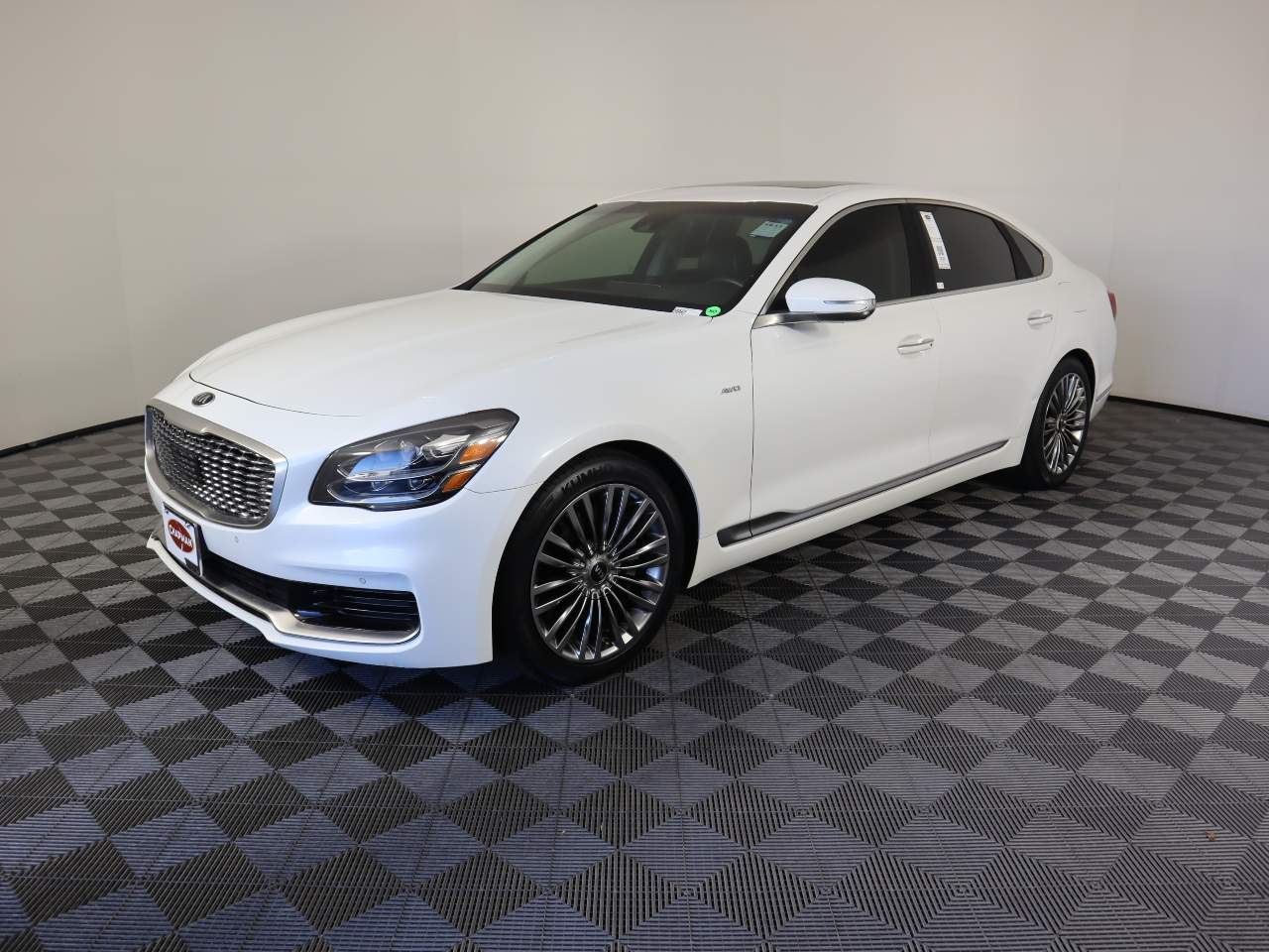 2019 Kia K900 Luxury