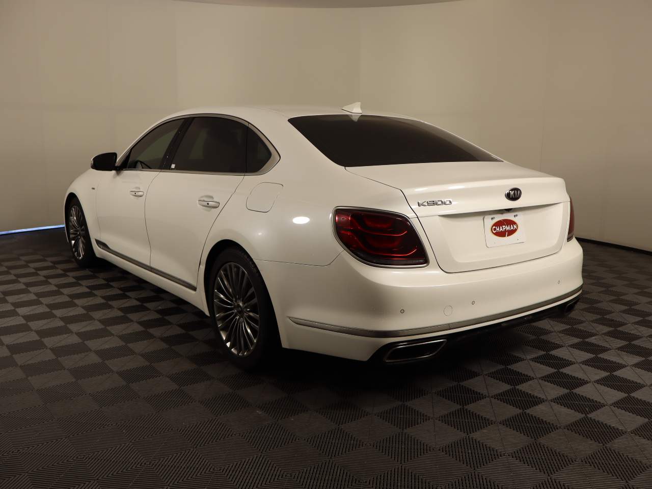 2019 Kia K900 Luxury