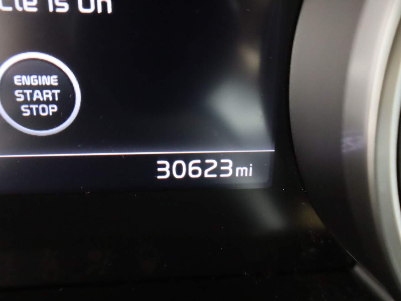 2024 Kia Carnival EX photo 2