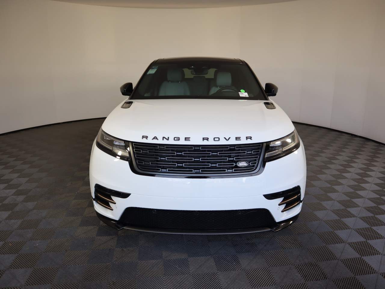 2024 Land Rover Range Rover Velar P400 Dynamic SE