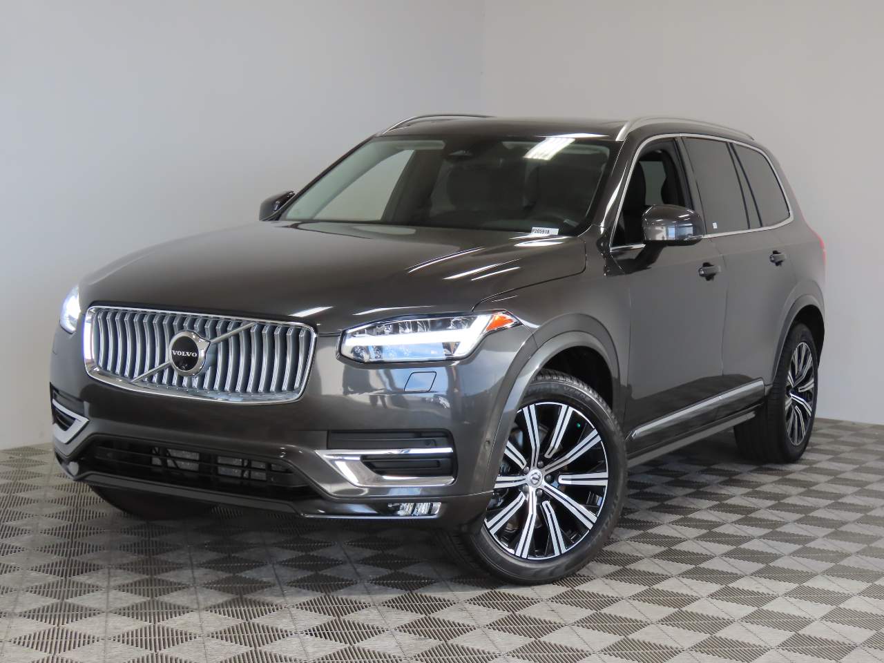 2024 Volvo XC90 B6 Plus Bright Theme