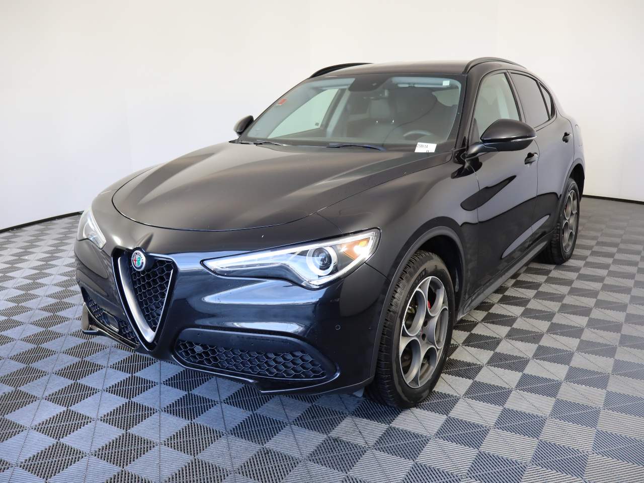 2018 Alfa Romeo Stelvio Sport