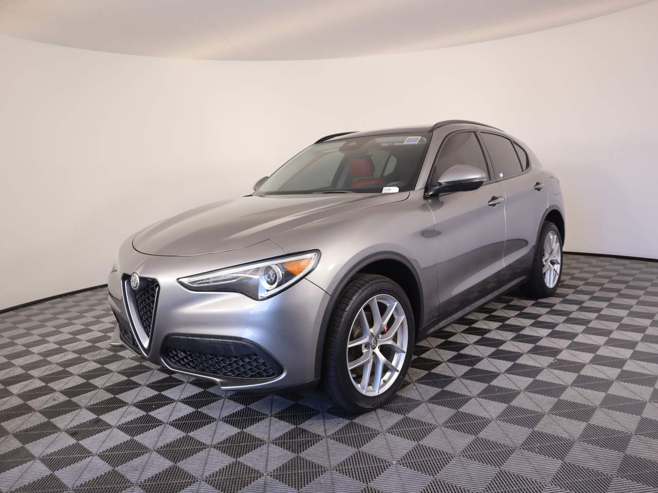 2019 Alfa Romeo Stelvio Sport