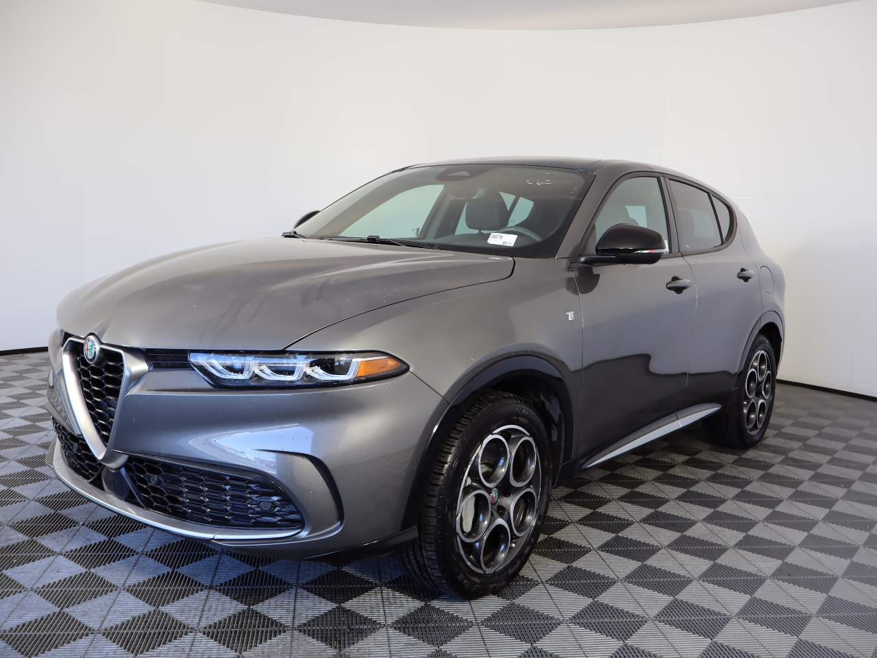 2024 Alfa Romeo Tonale Hybrid Ti