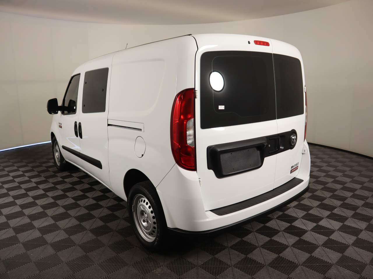 View vehicle photo 4