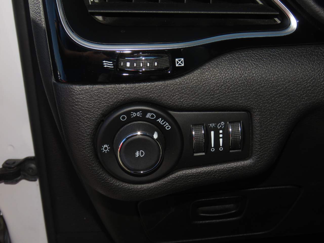 2021 Jeep Cherokee Altitude