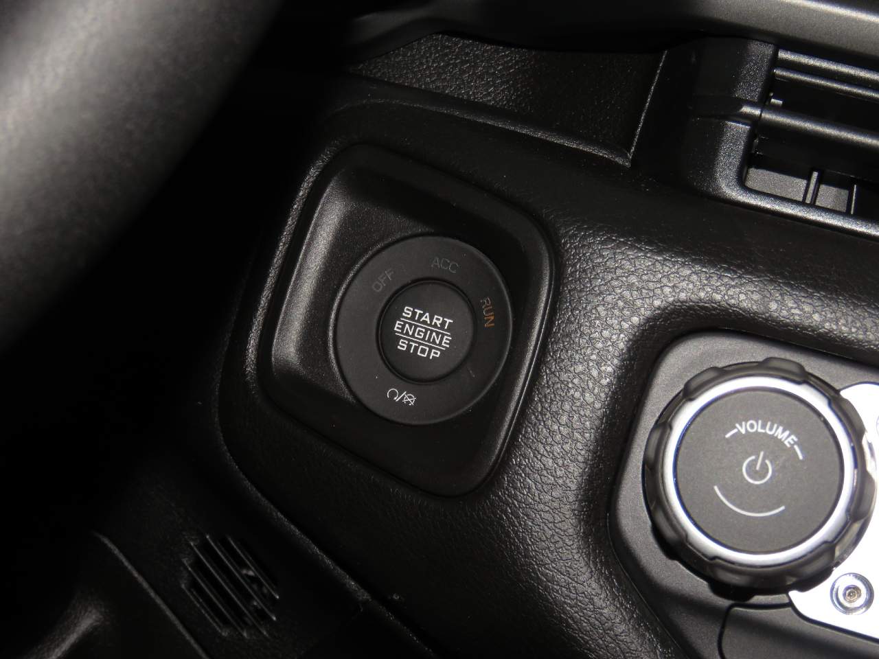 2026 Jeep Wrangler Willys 4dr