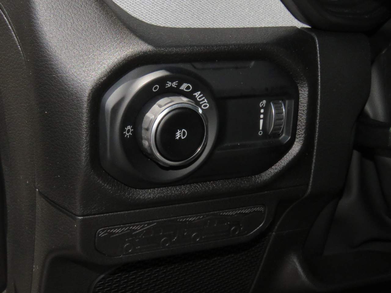 2025 Jeep Wrangler Sport 4dr