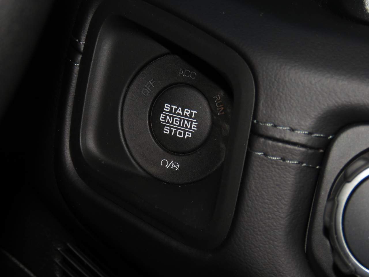 2026 Jeep Wrangler Sahara 4dr