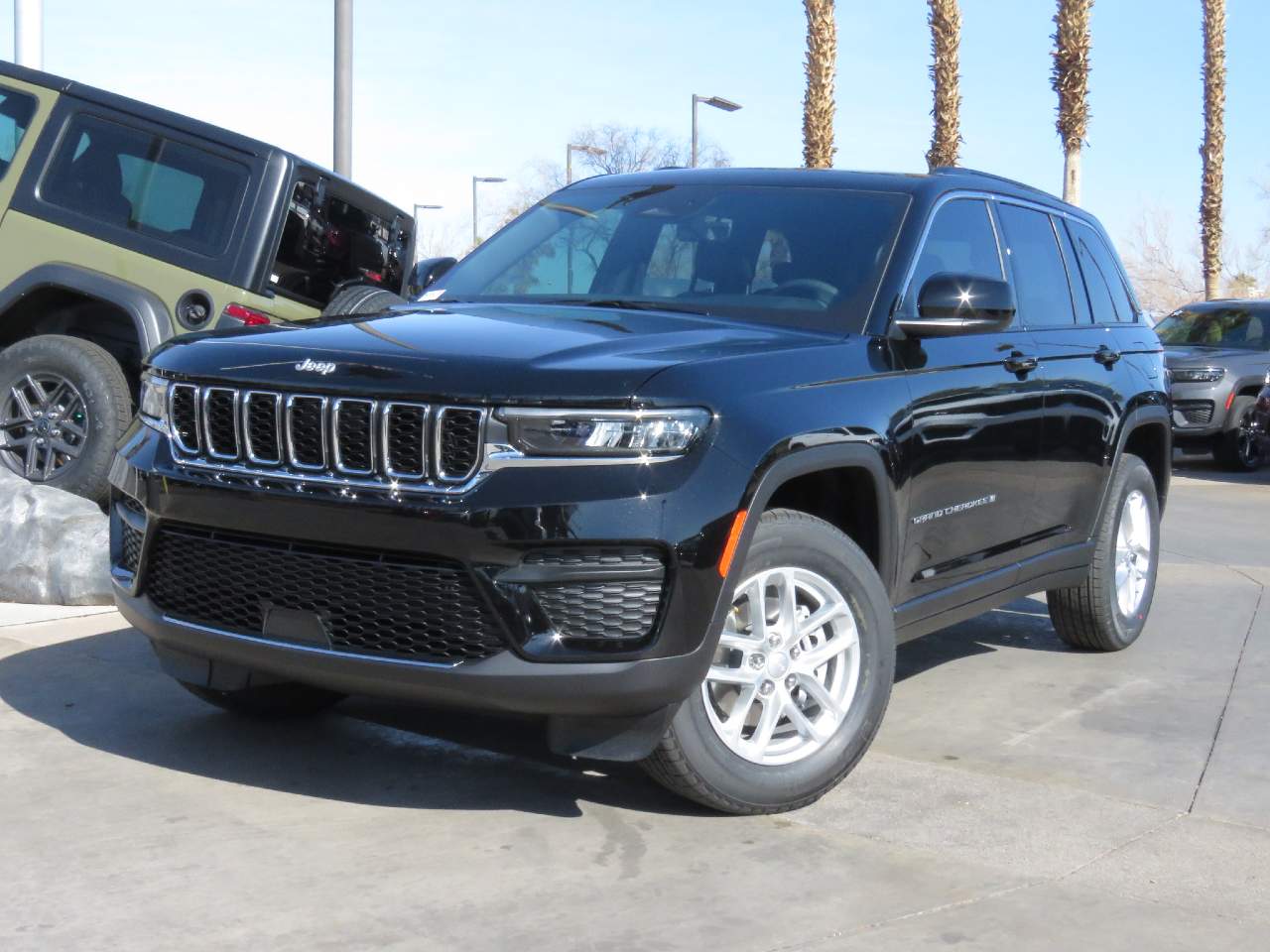 2025 Jeep Grand Cherokee Laredo