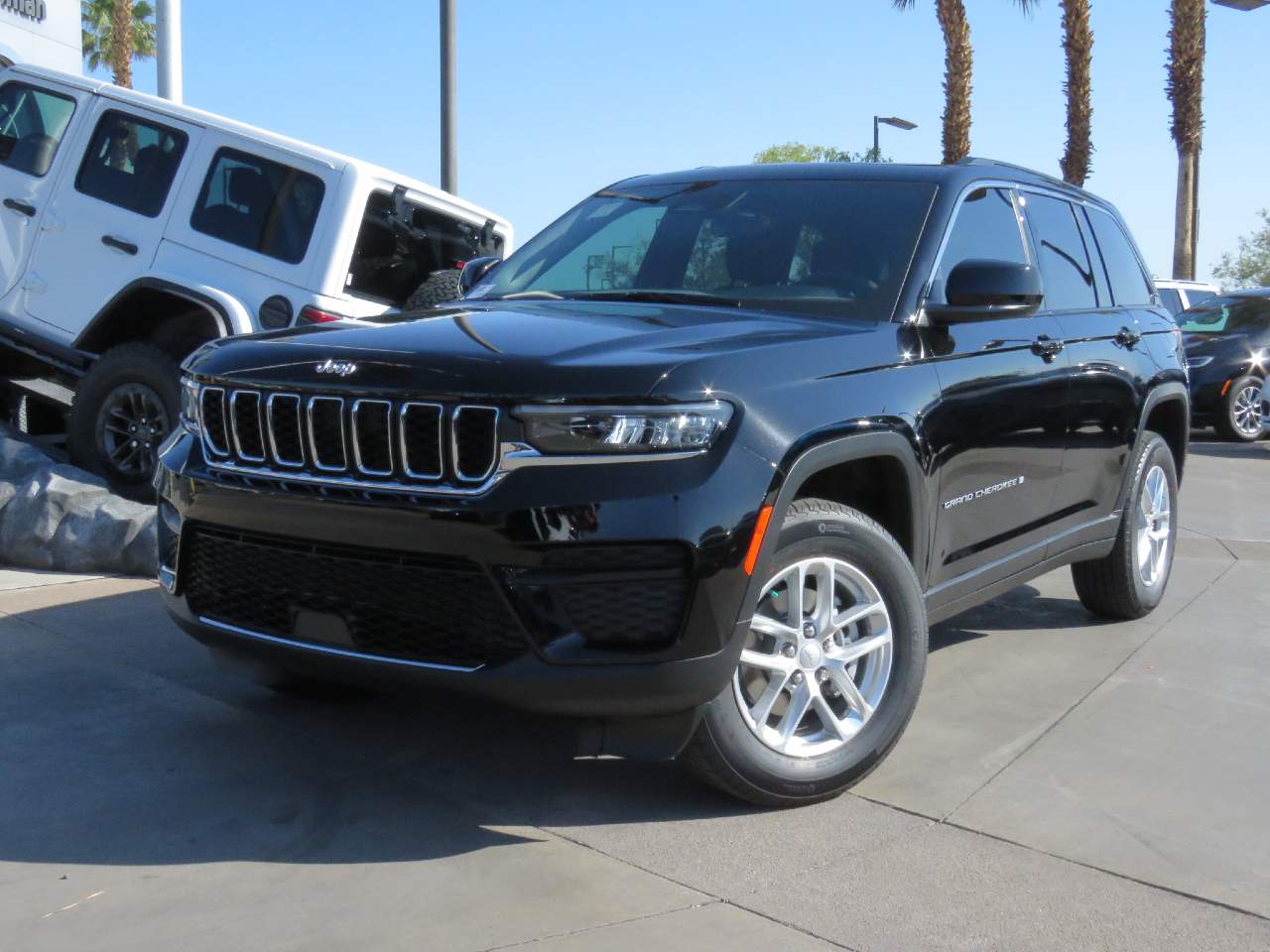 2025 Jeep Grand Cherokee Laredo