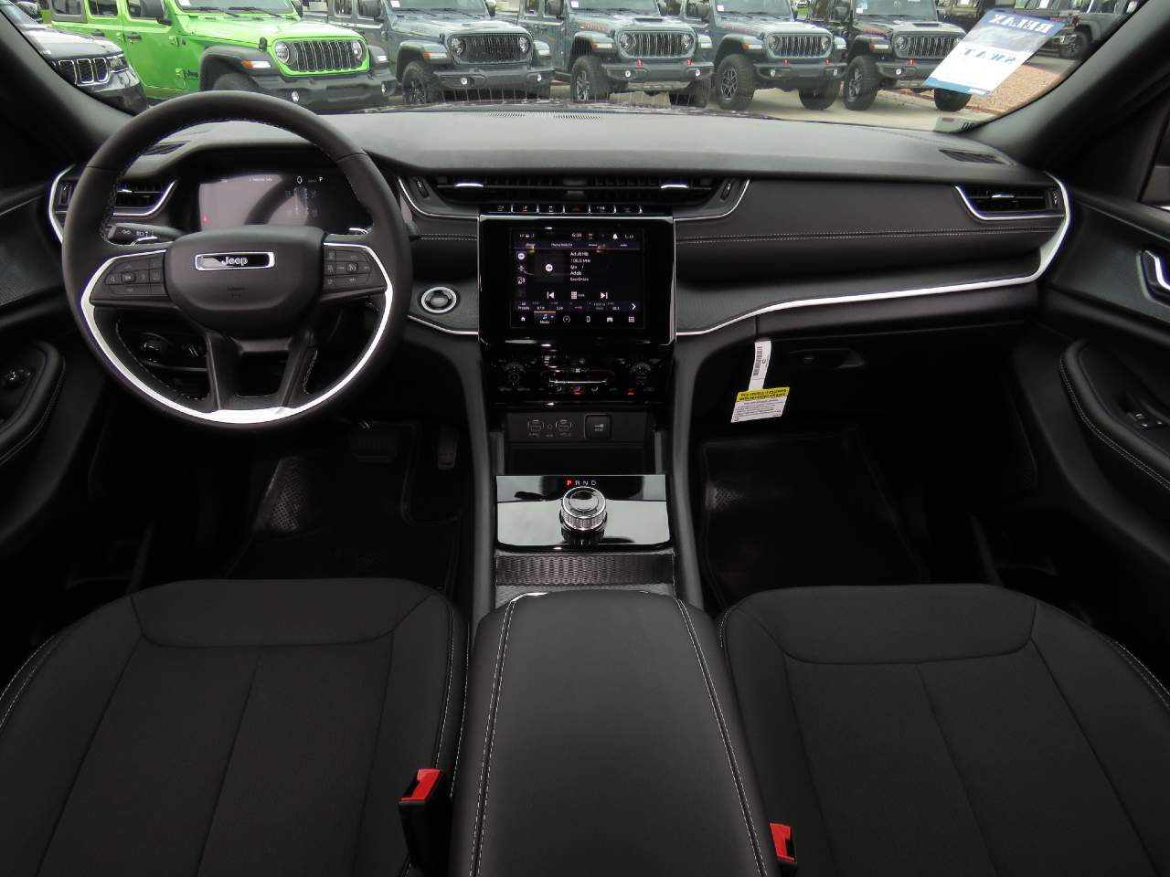 2025 Jeep Grand Cherokee Laredo