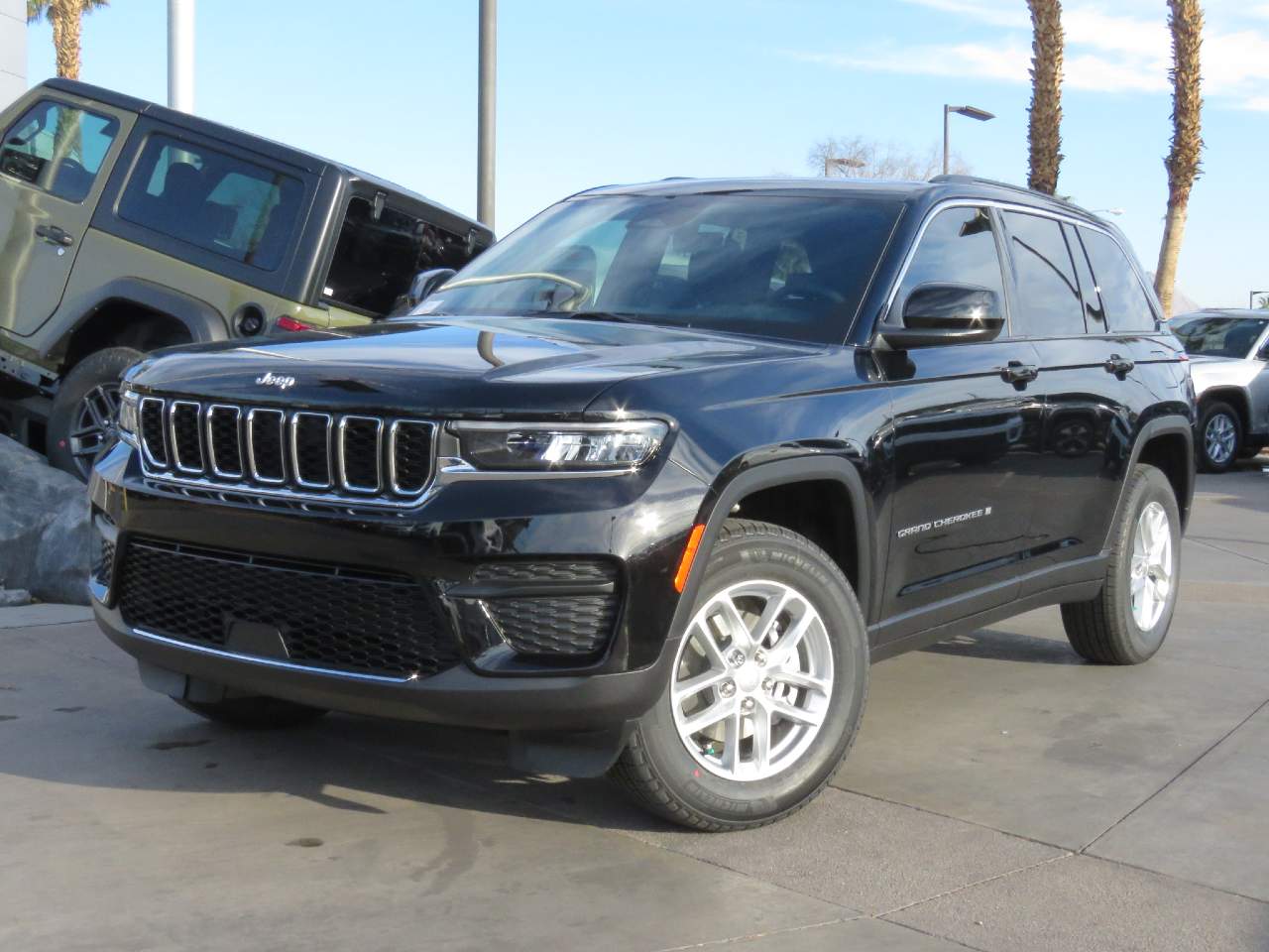 2025 Jeep Grand Cherokee Laredo