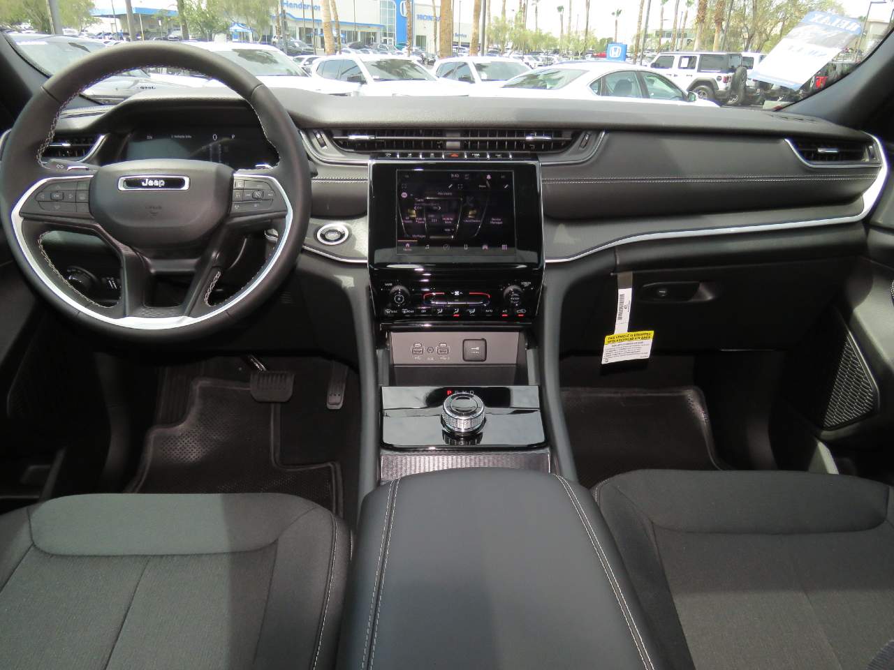 2025 Jeep Grand Cherokee Laredo