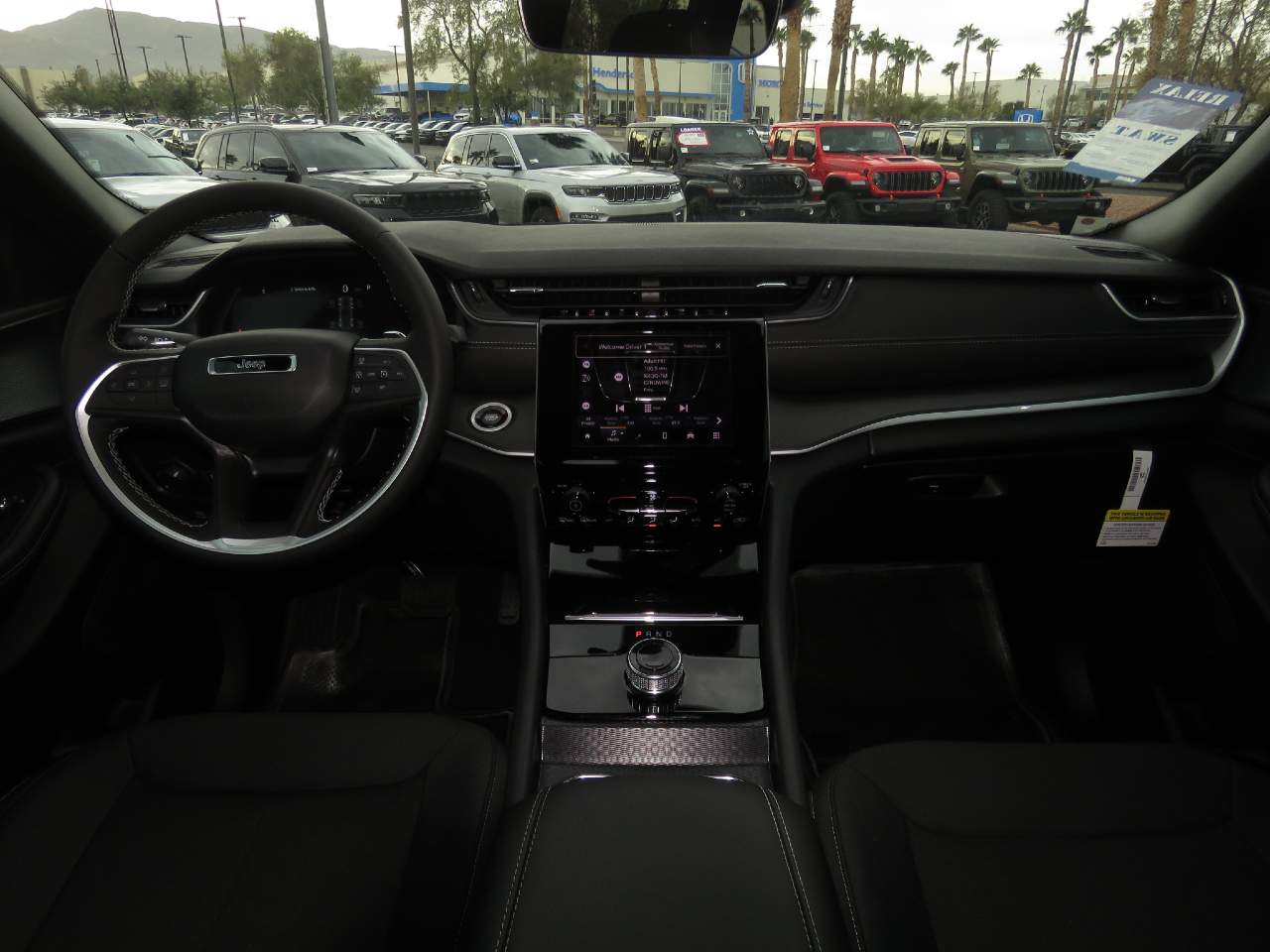 2025 Jeep Grand Cherokee Laredo