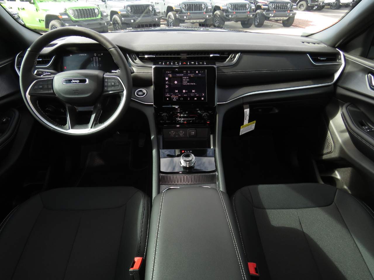 2025 Jeep Grand Cherokee Laredo