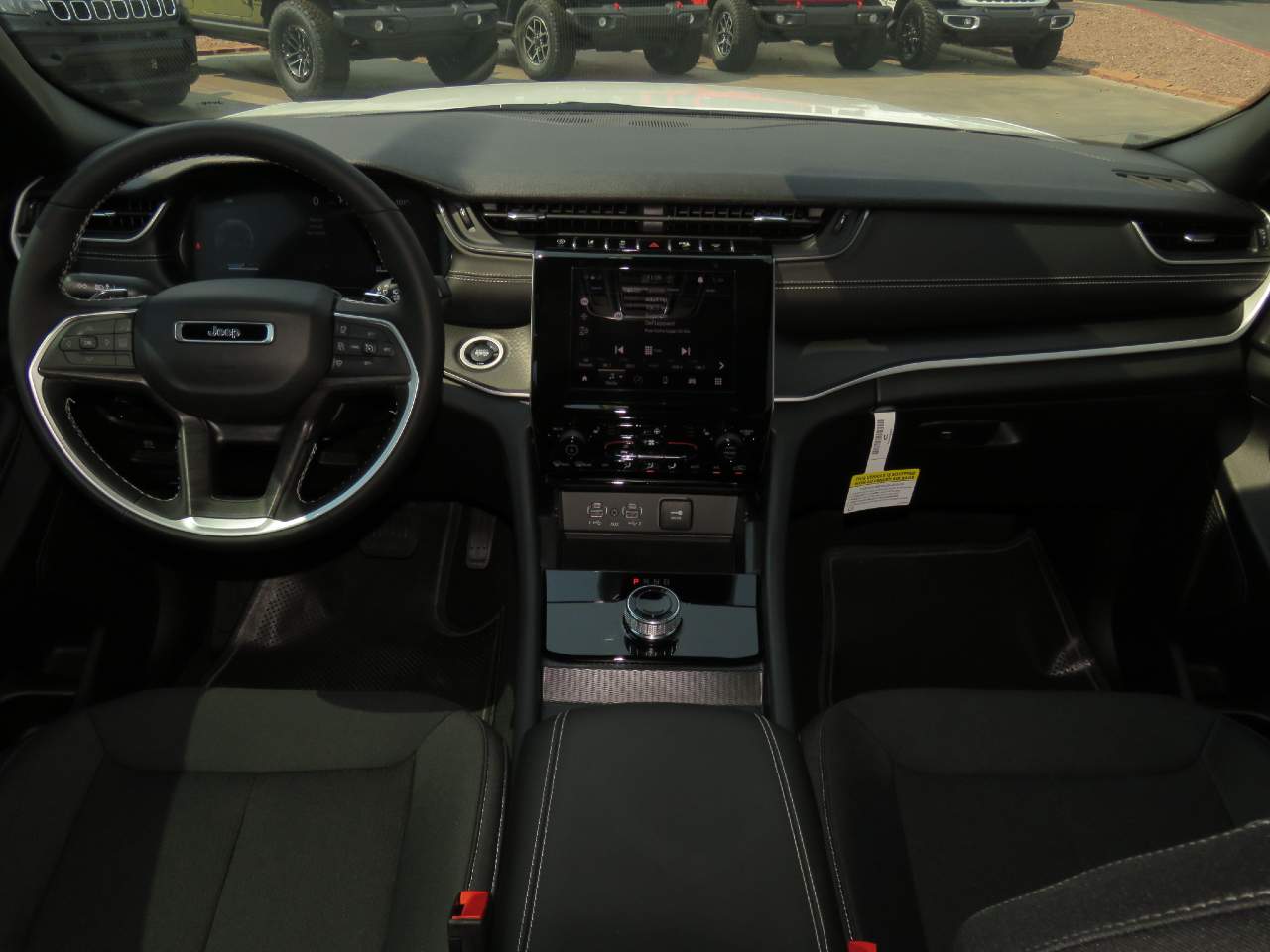 2025 Jeep Grand Cherokee Laredo