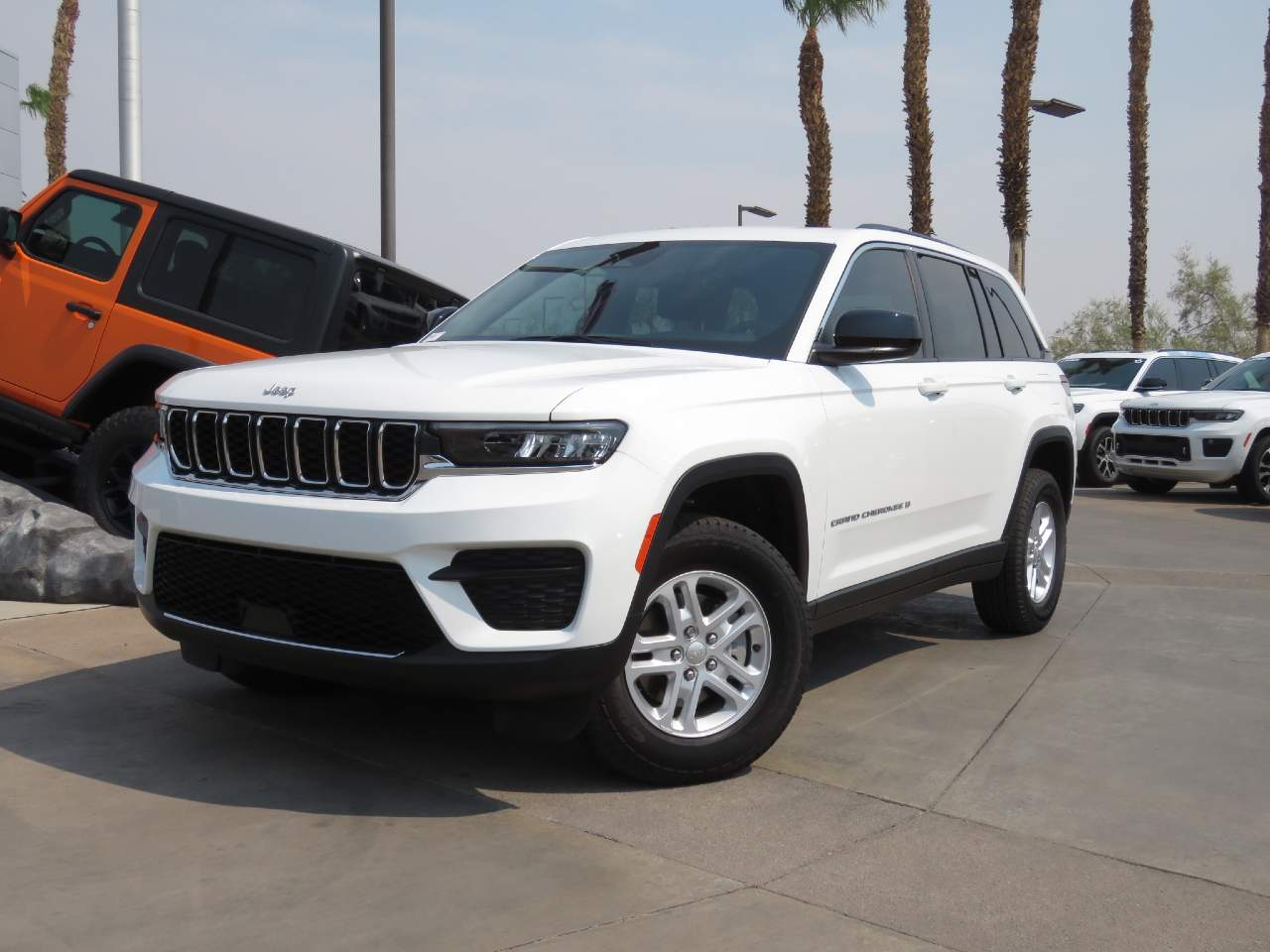 2025 Jeep Grand Cherokee Laredo